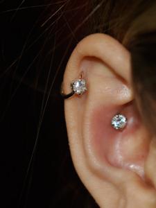 ボディジュエリー ボディジュエリー