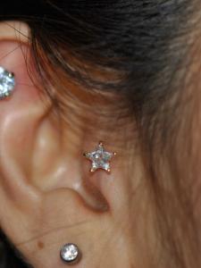 トラガス トラガス