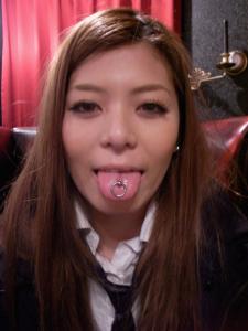 舌ピアス 舌ピアス