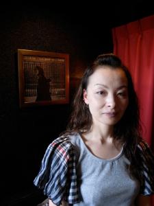 ピンクトルマリンの似合う女性 ピンクトルマリンの似合う女性