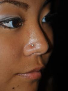 鼻ピアス 鼻ピアス