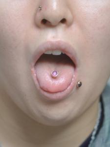 舌ピアス 舌ピアス