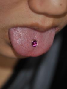 舌ピアス 舌ピアス