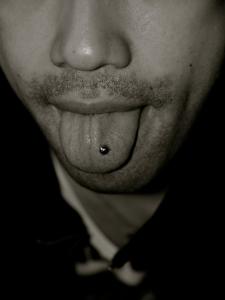 舌ピアス 舌ピアス