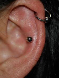 軟骨ピアッシング 軟骨ピアッシング