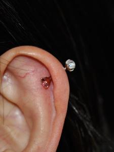 軟骨ピアス 軟骨ピアス