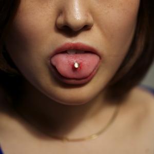 舌ピアス 舌ピアス