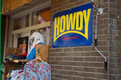 HOWDY HOWDY