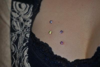 ボディジュエリー ボディジュエリー