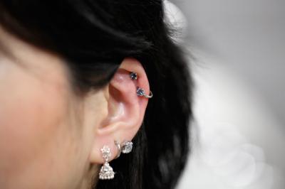 軟骨ピアス 軟骨ピアス