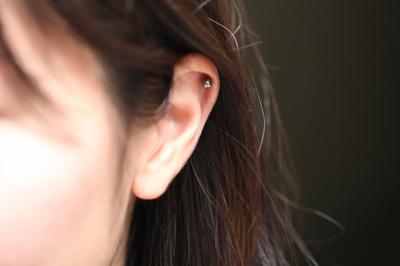 軟骨ピアス 軟骨ピアス
