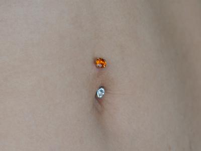 へそピアス へそピアス