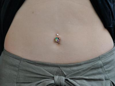 へそピアス へそピアス