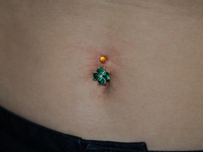 へそピアス へそピアス