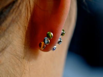 カボションを後ろに! カボションを後ろに!