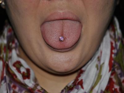 舌ピアス 舌ピアス