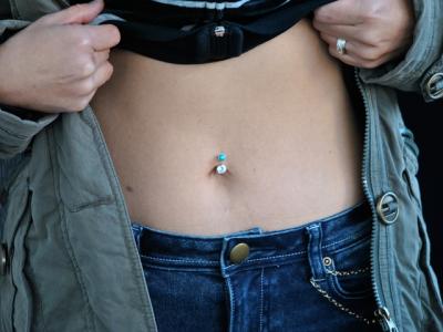 へそピアス へそピアス