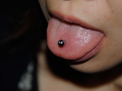 舌ピアス 舌ピアス