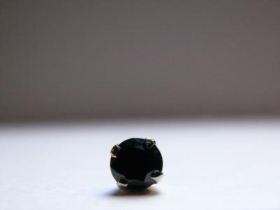 ブラックジルコニア ブラックジルコニア