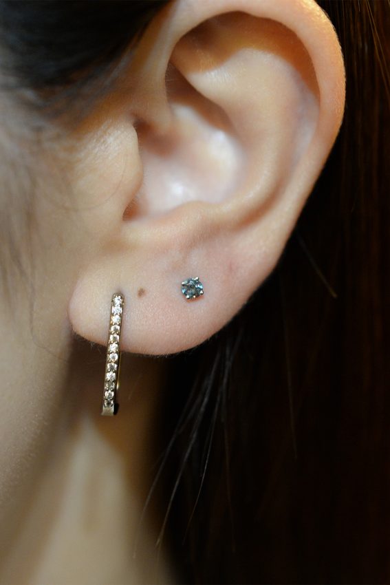 婚約ピアス
