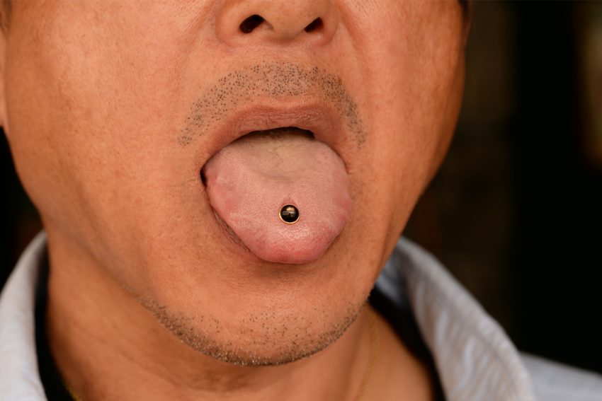 舌ピアス