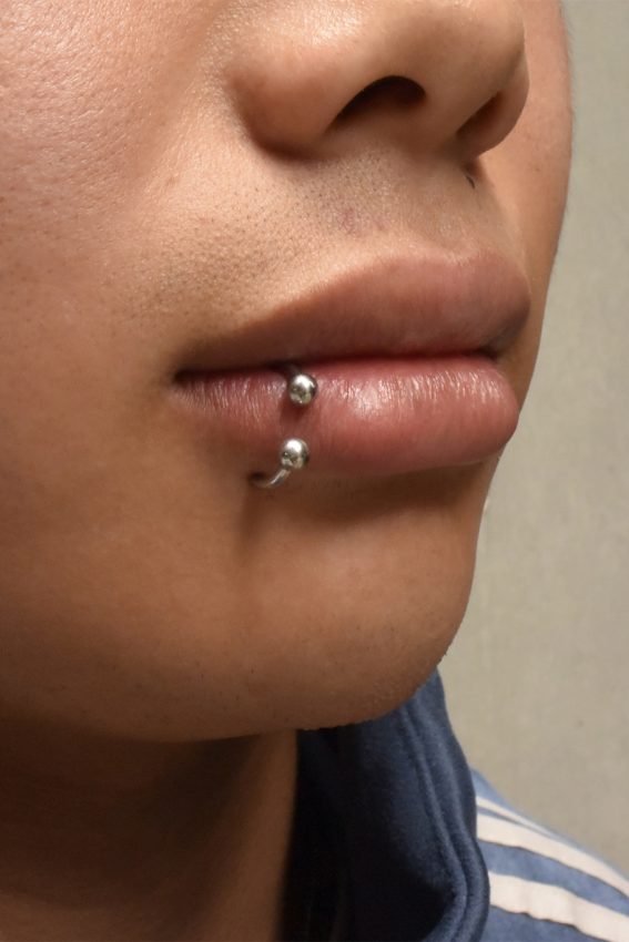 リップピアッシング