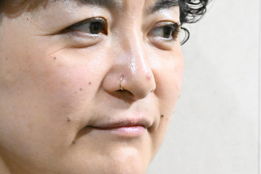 鼻ピアス